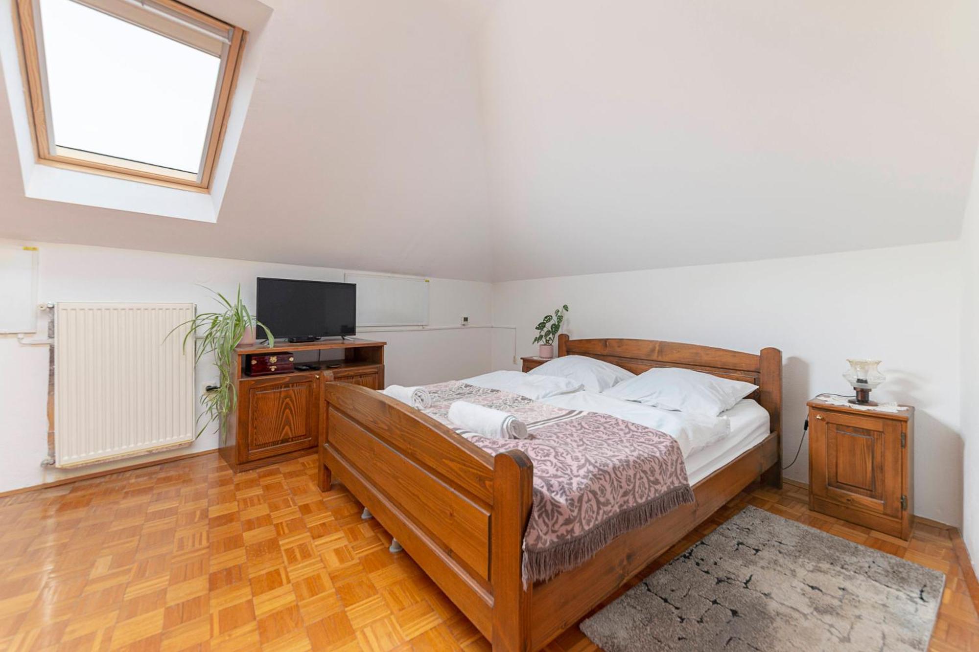 Bed And Breakfast Mili Vrh 캄니크 외부 사진