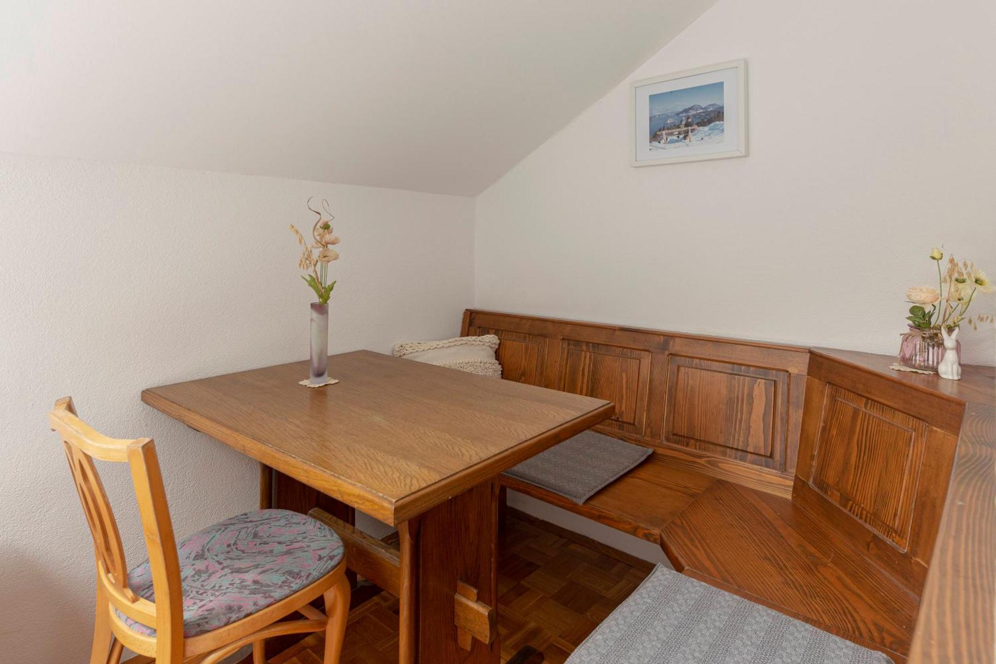 Bed And Breakfast Mili Vrh 캄니크 외부 사진