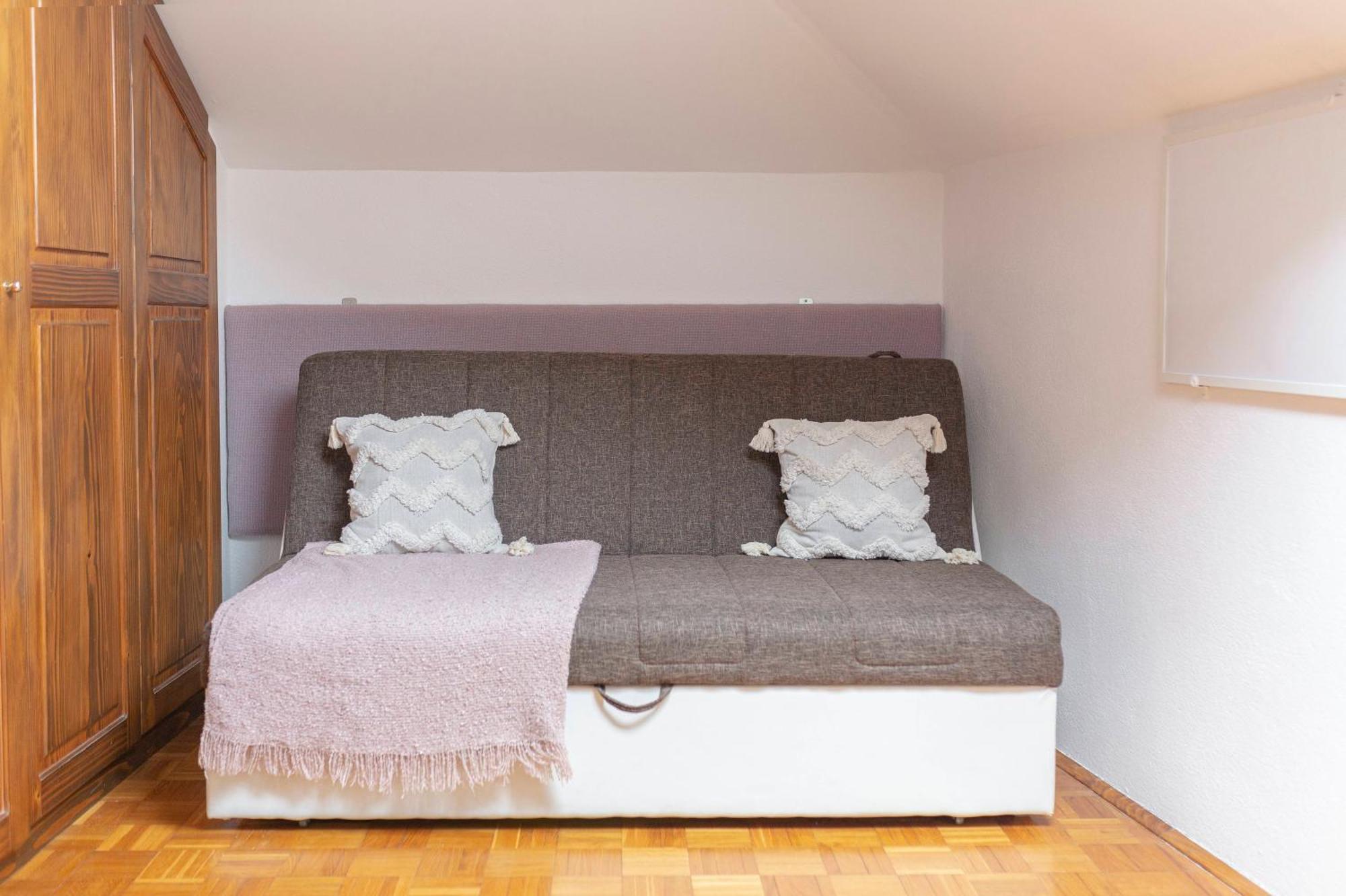 Bed And Breakfast Mili Vrh 캄니크 외부 사진