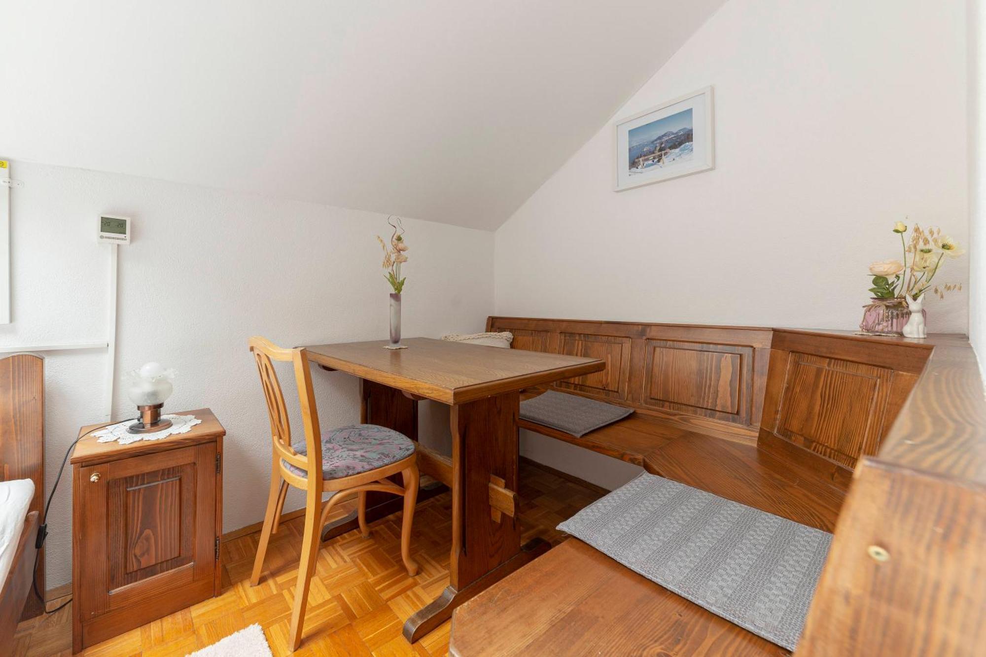 Bed And Breakfast Mili Vrh 캄니크 외부 사진