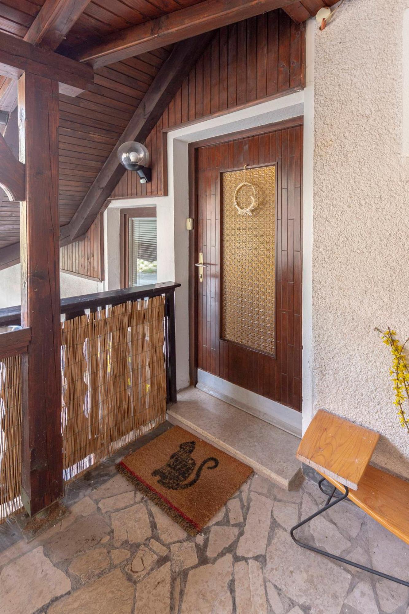 Bed And Breakfast Mili Vrh 캄니크 외부 사진
